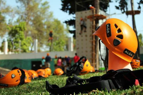 Centro De Ocio Al�a Bungalows Camping Rafting Benamej�