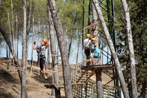 Centro De Ocio Al�a Bungalows Camping Rafting Benamej�