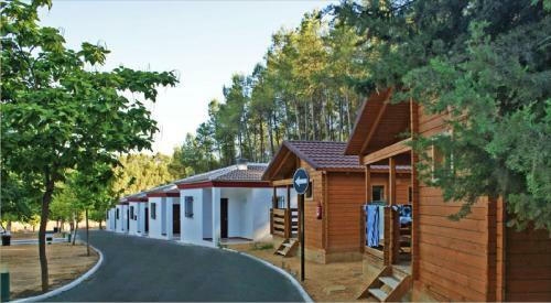 Centro De Ocio Al�a Bungalows Camping Rafting Benamej�