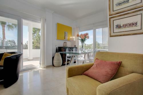 Sunny Golf Apartment