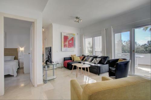 Sunny Golf Apartment