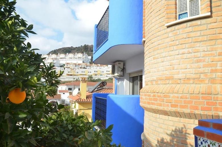 Hostal Torre De La Victoria Guest House