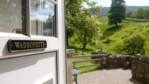 Hostal Elysian Fields @ Ing Hill Lodge