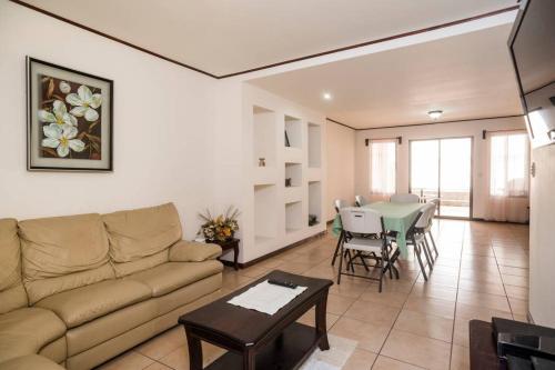 Private Room In Santa Ana Downtown
