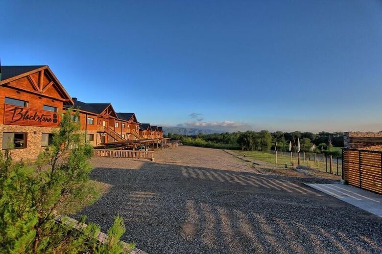 Blackstone Country Villages Hotel