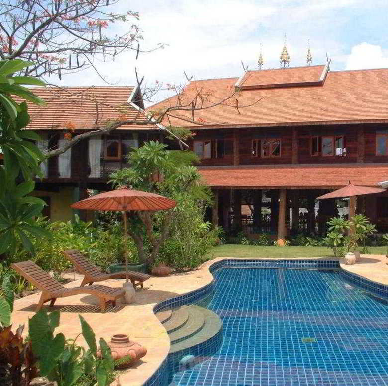 Hotel Ban Sabai Village Resort And Spa