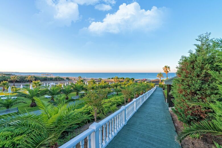 Hotel Royal Atlantis Resort And Spa
