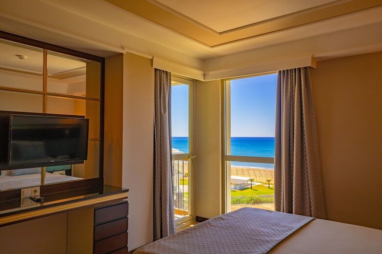 Hotel Royal Atlantis Resort And Spa