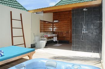 Hotel Meeru Island Resort & Spa
