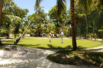 Hotel Meeru Island Resort & Spa