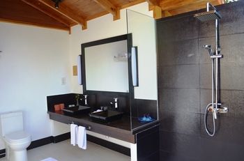 Hotel Meeru Island Resort & Spa