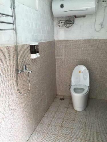 Roly's Hostel