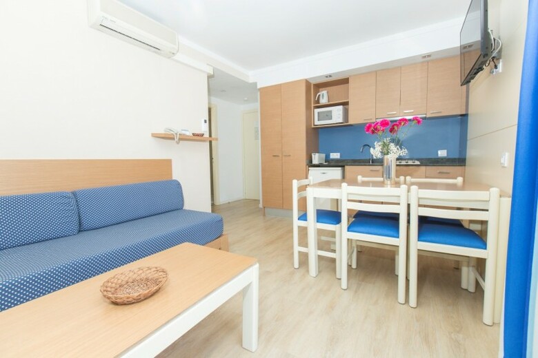 Aparthotel Flora