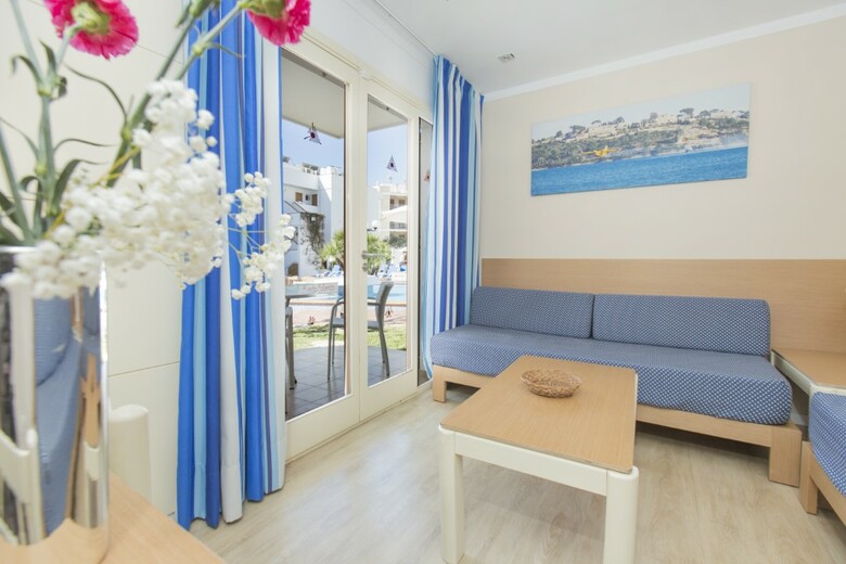 Aparthotel Flora