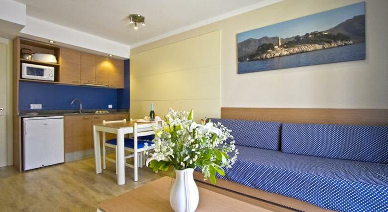Aparthotel Flora