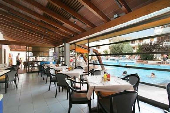 Aparthotel Flora