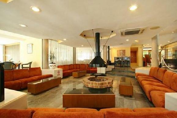 Aparthotel Flora