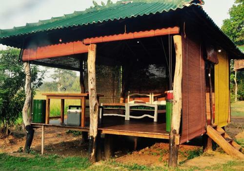 Lodge Elephant Watch Hut