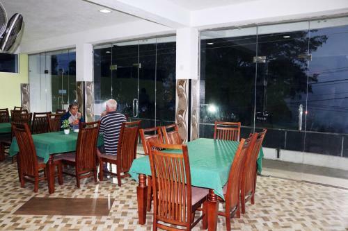 Posada Queens Rest Inn