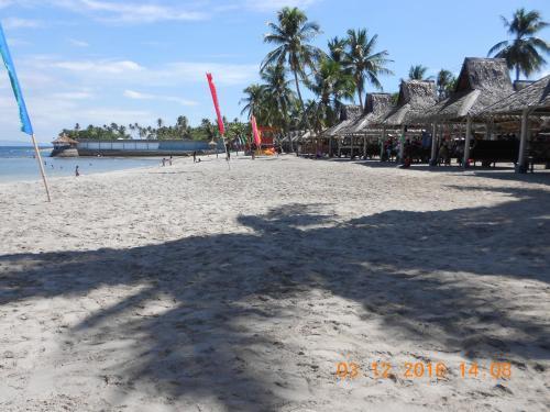 London Beach Resort And Hotel