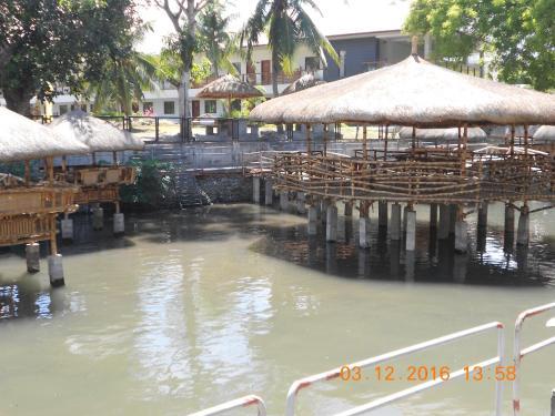 London Beach Resort And Hotel