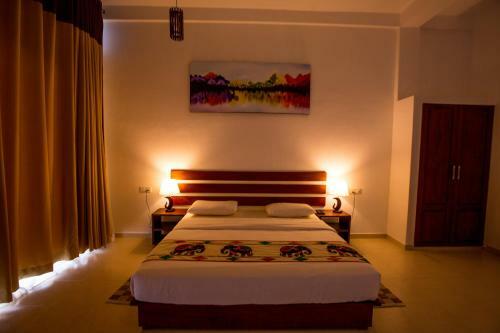 Hotel Thuruliya Lodge
