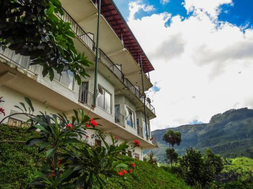 Hotel Thuruliya Lodge