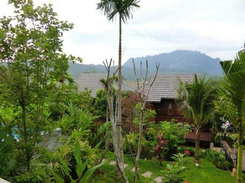 Hostal Bura Phat Resort