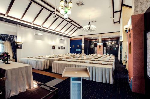 Hostal Bura Phat Resort