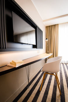 Simon Hotel