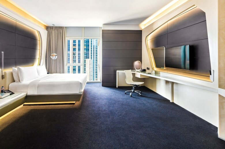 V Hotel Curio Collection By Hilton