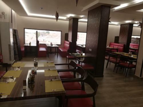 Apartamento Makarm Palm Hotel Suites