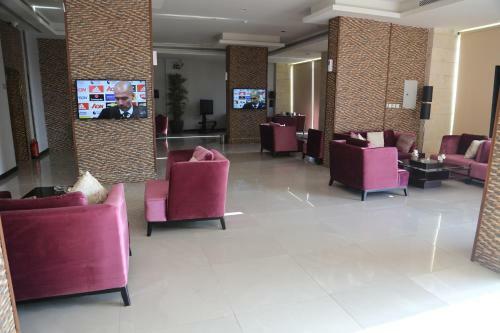 Apartamento Makarm Palm Hotel Suites