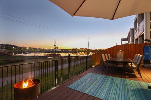 Lakeside Deck House