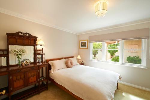 Bed & Breakfast Karri House. Eat - Stay - Love