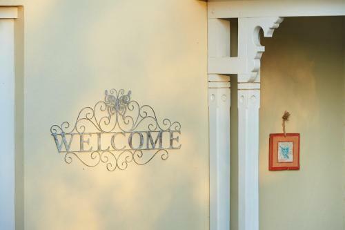 Bed & Breakfast Karri House. Eat - Stay - Love