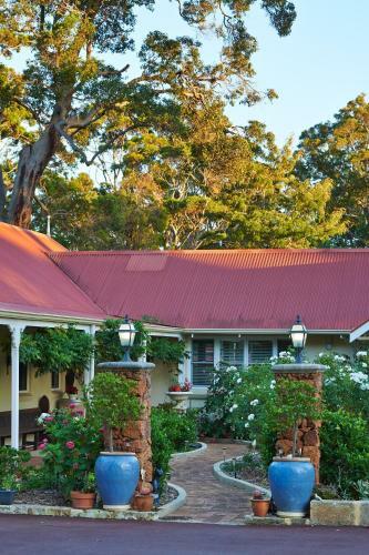 Bed & Breakfast Karri House. Eat - Stay - Love