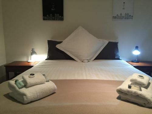 Port Melbourne Beach Apartment