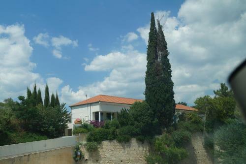 Makrinari Tis Pano Geitonias