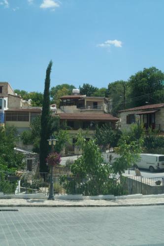 Makrinari Tis Pano Geitonias