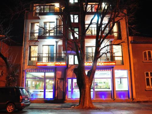 Lombardi Apartment House