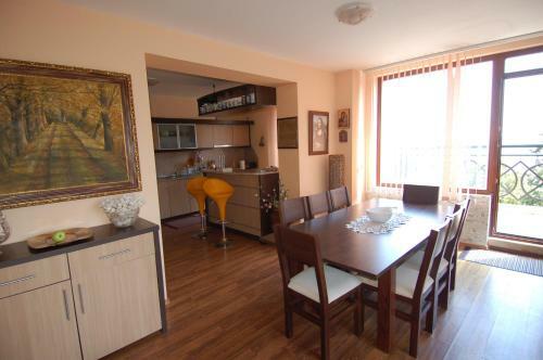 Apartamento Penthouse Iglika Front Beach