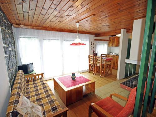 Villa Holiday Home Zhorska