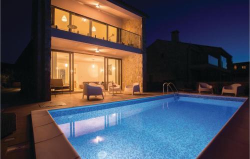 Three-bedroom Holiday Home Vrbnik With A Fireplace 08