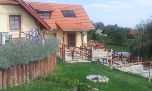 Hostal Szab� Pince Vend�gh�z