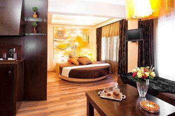 Plaza Art Hotel