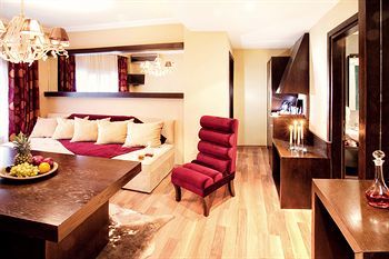 Plaza Art Hotel