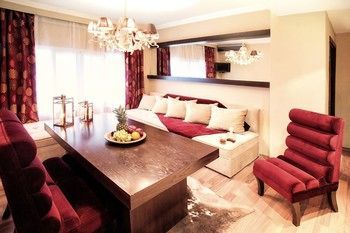 Plaza Art Hotel