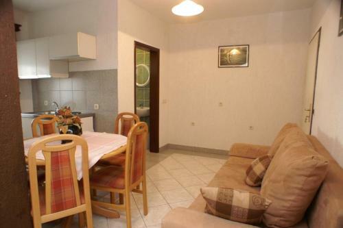 Hostal Triple Room Biograd Na Moru 4305c