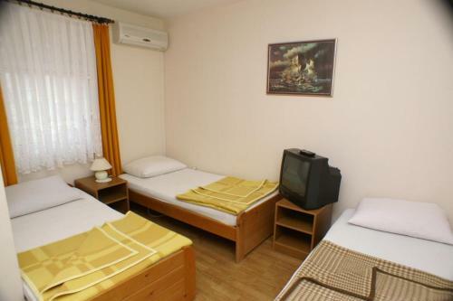 Hostal Triple Room Biograd Na Moru 4305c